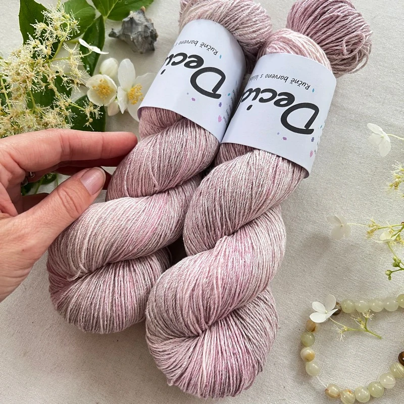 "Powder Veil" - 53% bambusová viskóza 47% buretové hedvábí 460m/100g