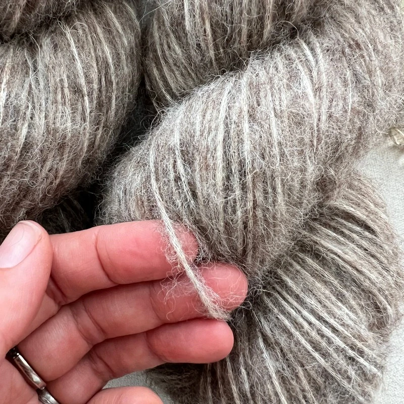 Přírodní - 51% baby alpaka 49% Pima bavlna 380m/100g