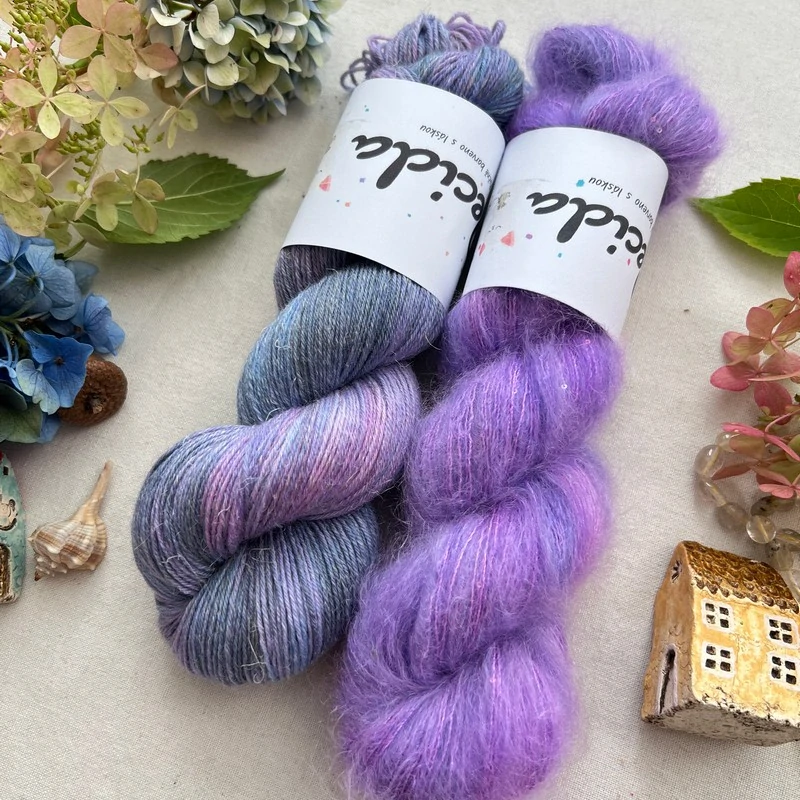 "Elaris" 64% superkid mohér 3% merino 10% flitry 23% hedvábí 400m/50g