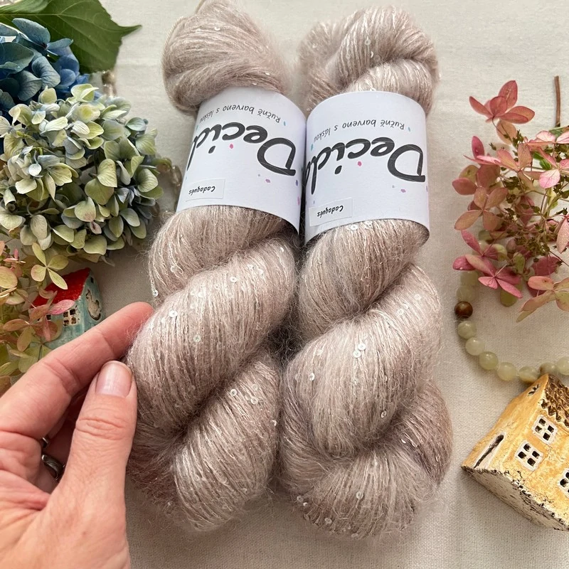 "Cadaques" - 34% superkid mohér 11% hedvábí 41% nylon 14% polyester 390m/100g