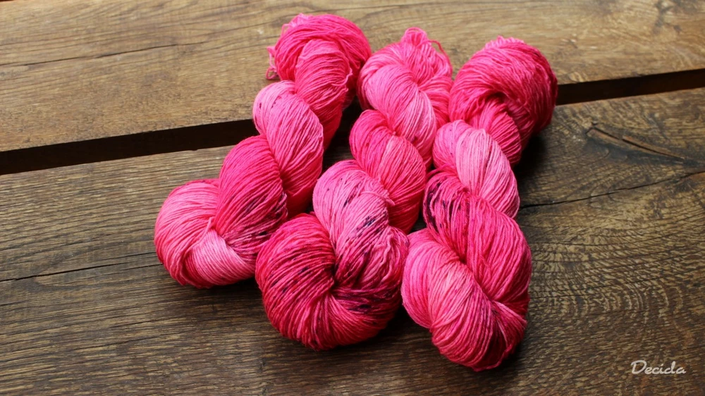 "Sprinkle Hot pink"  extra MERINO se sw 3mm