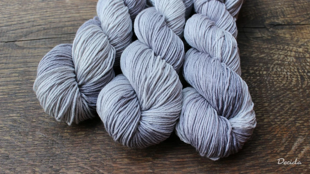 "Šedá světlá" Merino/hedvábí 4mm 