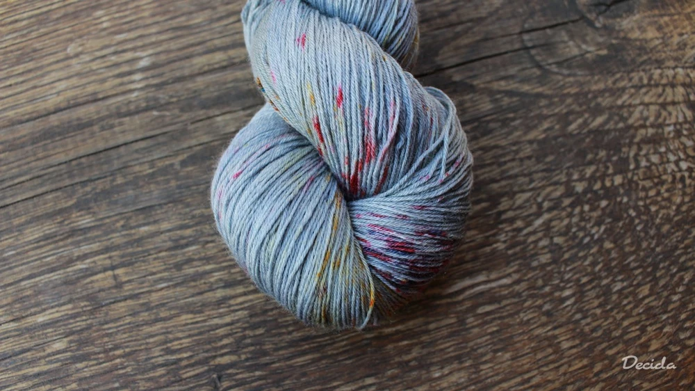 "Šedá ofrkaná"  Merino/hedvábí 2mm