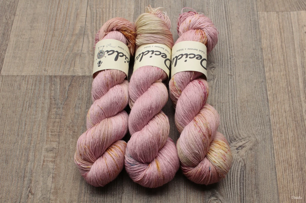 "Smooth moments - Pink" merino/hedvábí 2mm