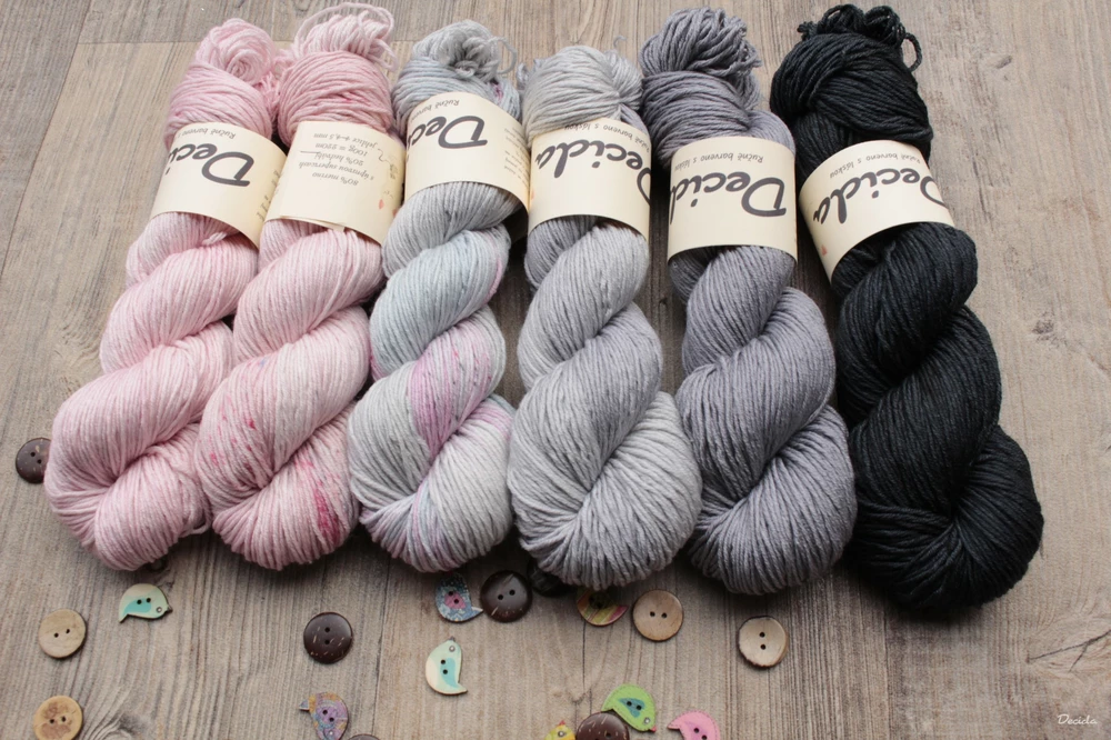 "Šedá v šedi" Merino/hedvábí 4mm 