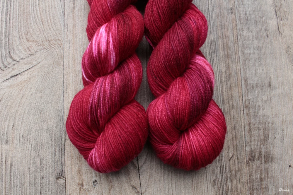 "Ripe Cherries" - EXTRA Merino sw/polyamid 365m/100g