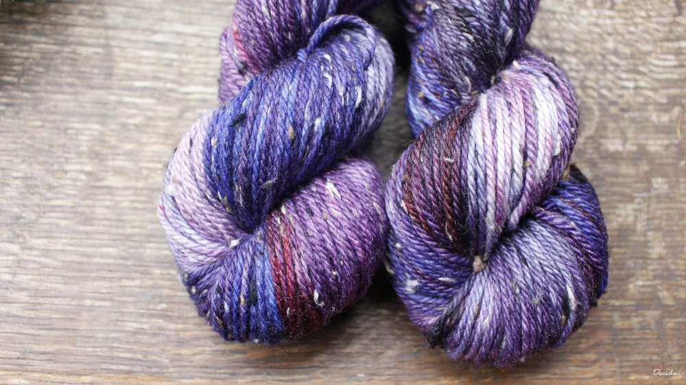 "Violet dream" - merino a Donegal neps ARAN 166m/100g