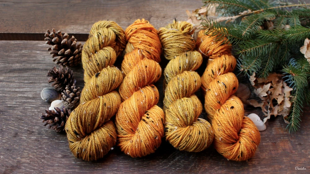 "Okrová" - merino a Donegal neps ARAN 166m/100g