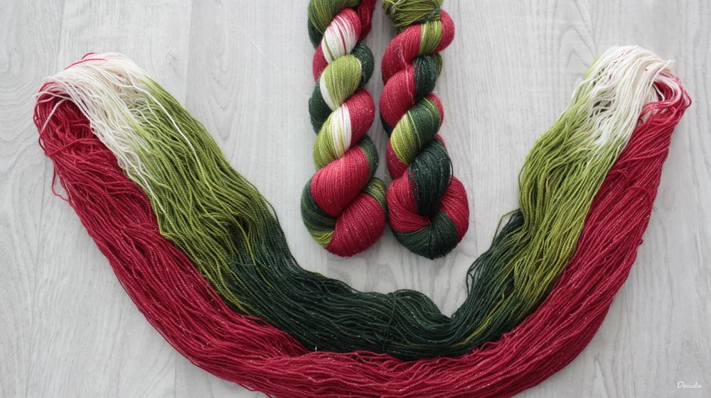 "Vánoční girlanda" - 100g Merino sw/Nylon/Zlatá nitka 400m