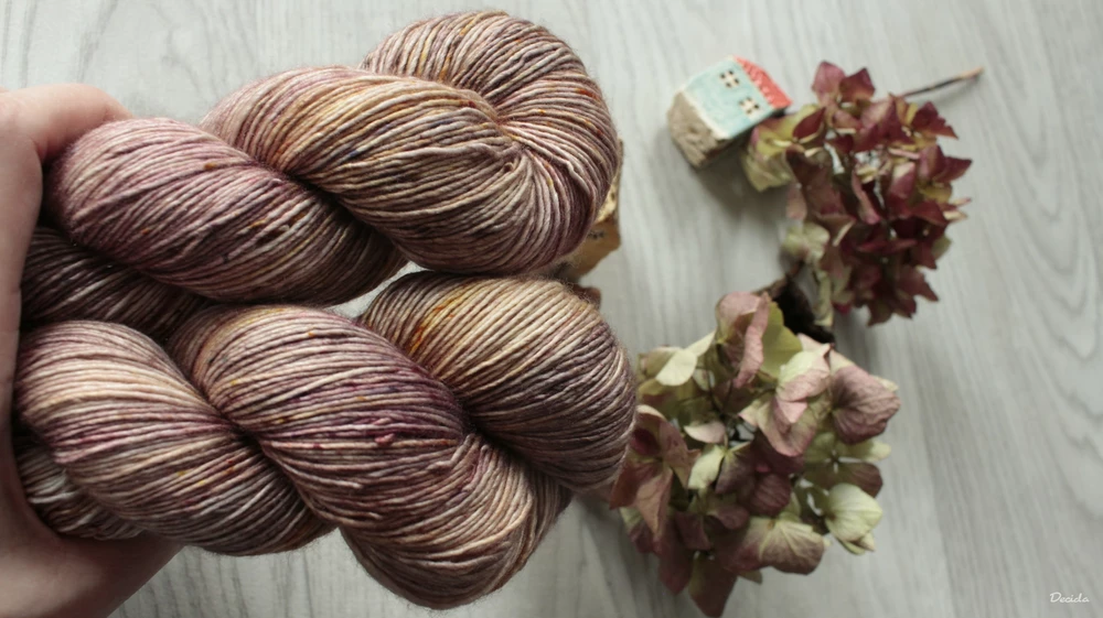 "Dried flowers" merino/hedvábí 70/30 400m jednonitka 