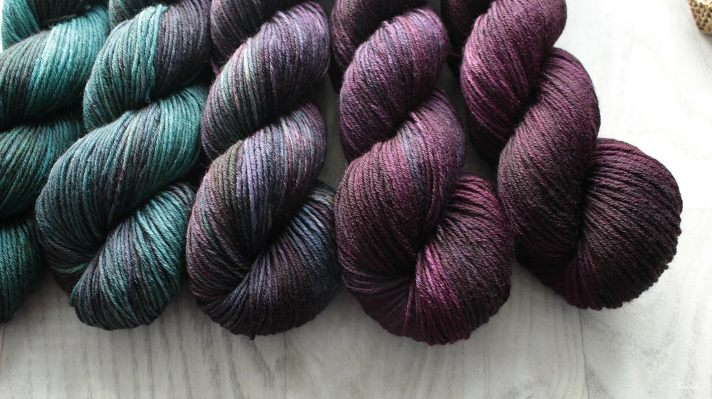 Fade set "Spruce Burgundy" 500g - extra MERINO se sw 4mm