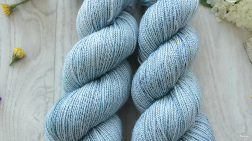 "Nubes de sueño" - 80% merino 10% kašmír 10% nylon 365m/100g