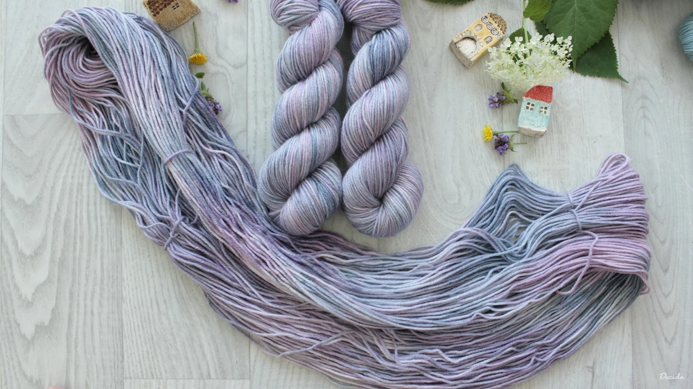 "Snová" - 75%merino 20%hedvábí 5%silver 212m bez SW