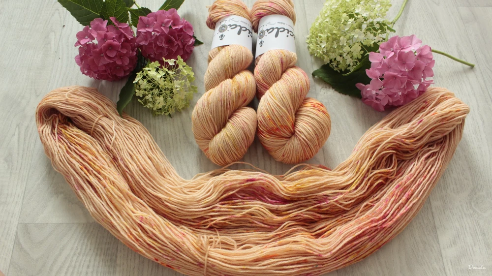 "Lucy" - EXTRA Merino sw/polyamid 365m/100g