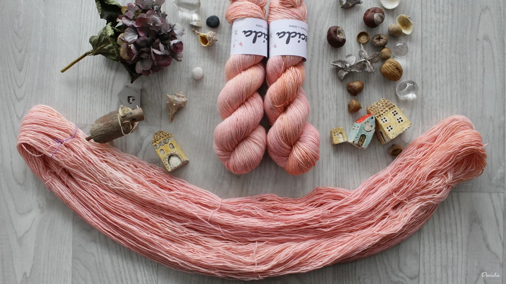 "Soft Salmon" -  Single MERINO 366m