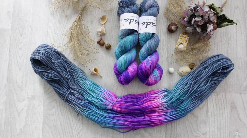 "Cupa" -  Merino sw/polyamid 270m/100g