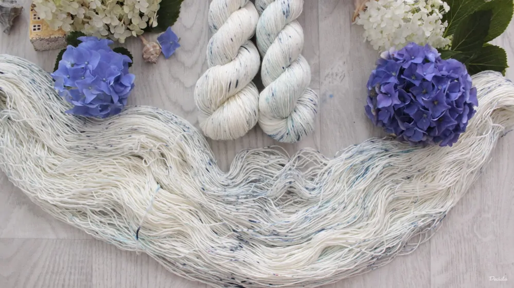"Blue Snow" 80% merino 20% hedvábí 360m 