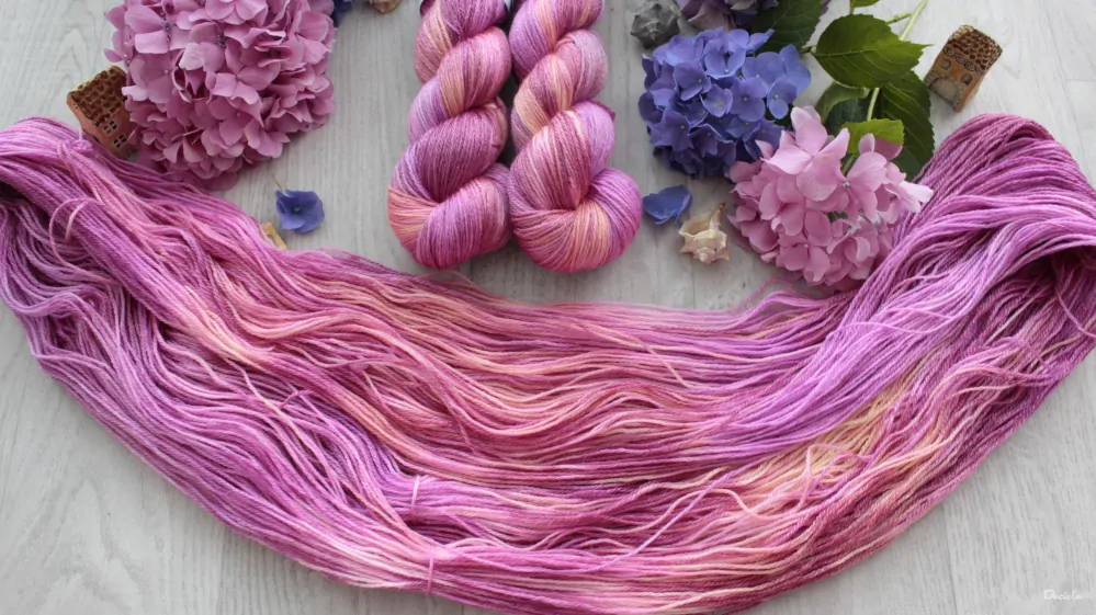 "Scarlet" Merino/tencel 333m