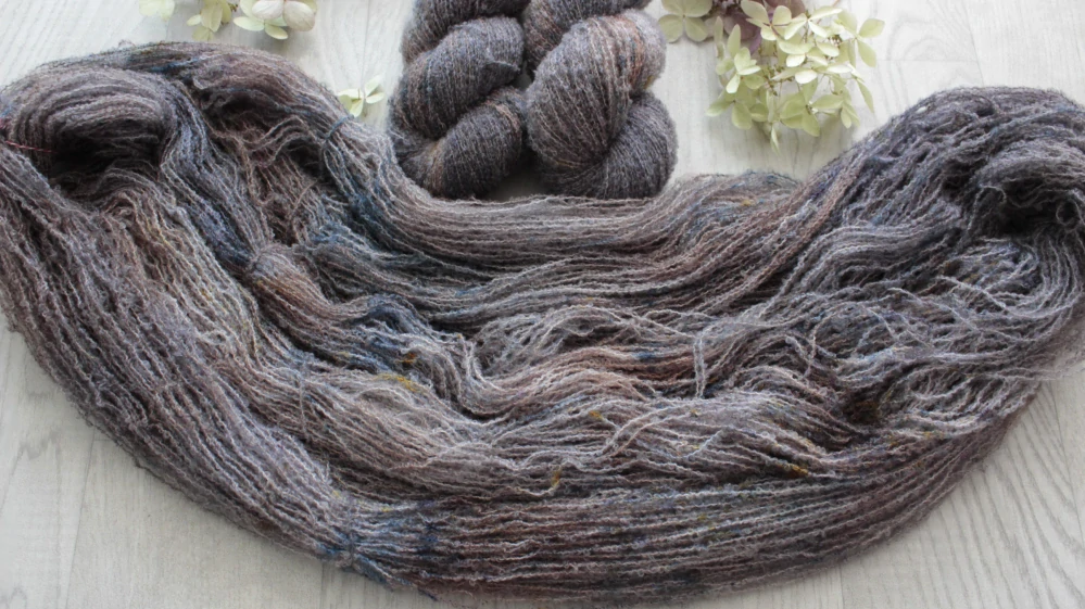 "Mount 2" - merino sw Boucle 450m/100g