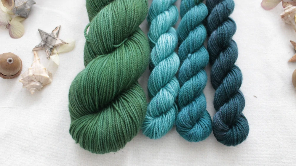 "Set 10" Alpine Bloom Hat - 160g Merino sw 300m