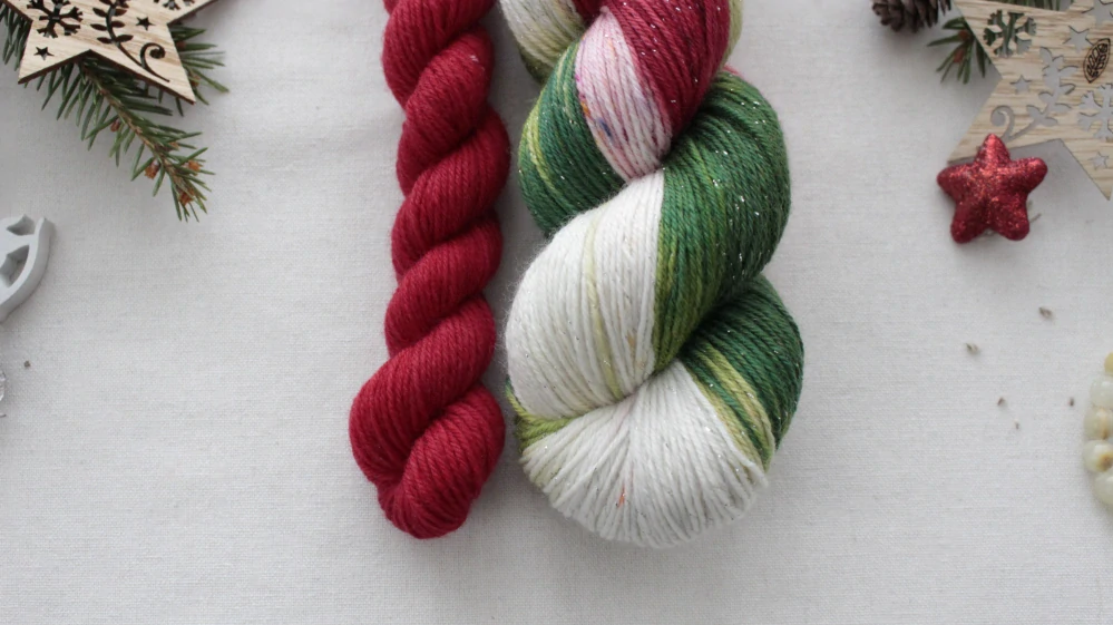 Set 120g "Vánoční girlanda- Červená" - EXTRA Merino sw/polyamid/Lurex 365m/100g