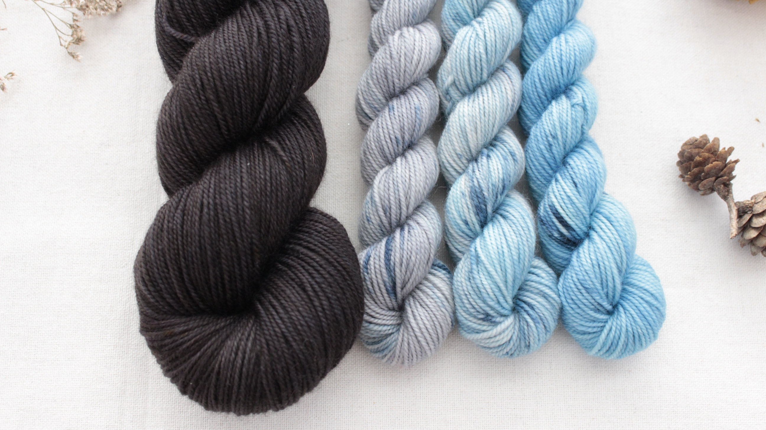 "Set 43" Alpine Bloom Hat - 160g Merino sw 300m