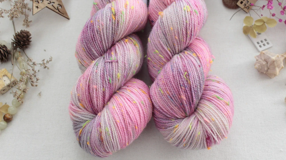 "Valentine" - merino a Donegal neps 400m