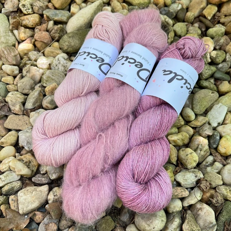 "Mauve Melody"- 64% baby alpaka 3% merino 10% flitry 23% hedvábí 400m/50g