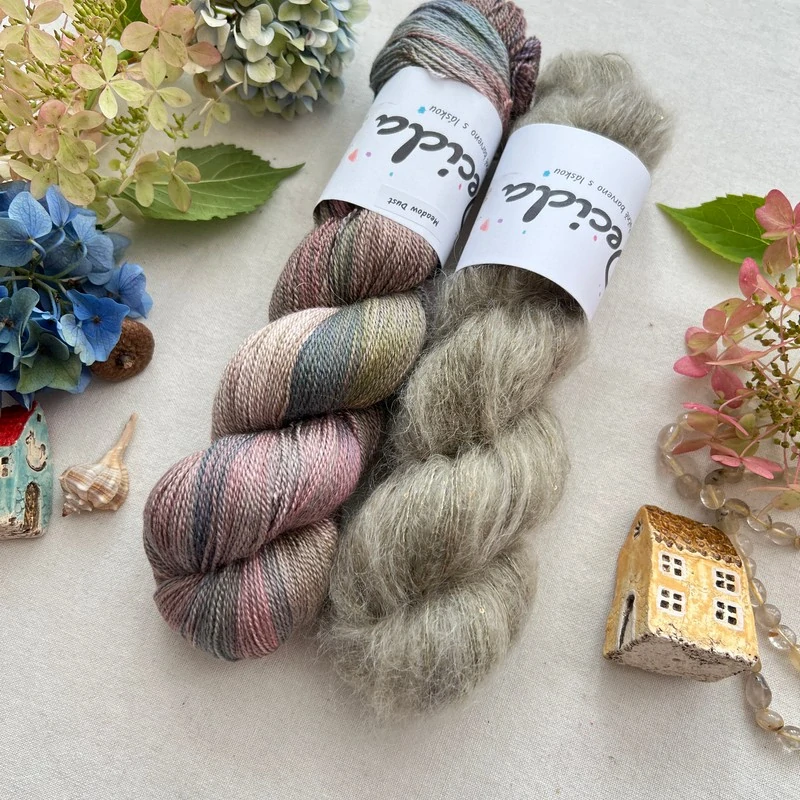 "Capetown" 64% superkid mohér 3% merino 10% flitry 23% hedvábí 400m/50g