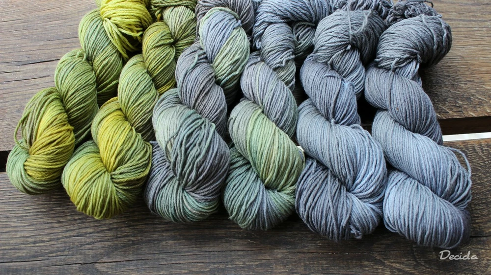 "Hrstka oliv"  Merino/hedvábí 4mm 