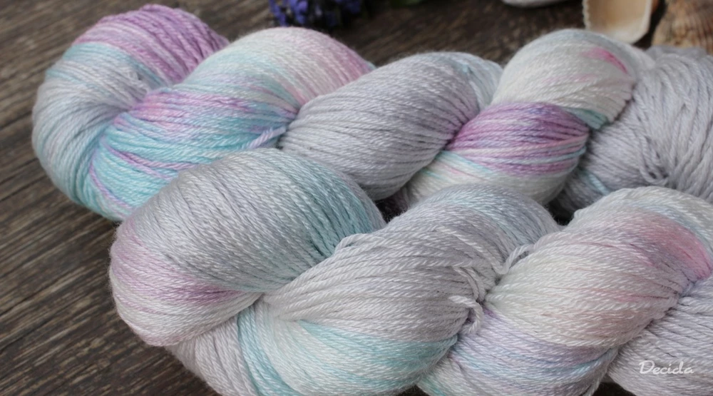 "Kvítky mrazem ováté" - merino/hedvábí 50/50 