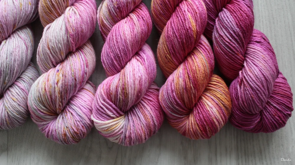 "Růžová zahrada" set 600g Merino/hedvábí 4mm 