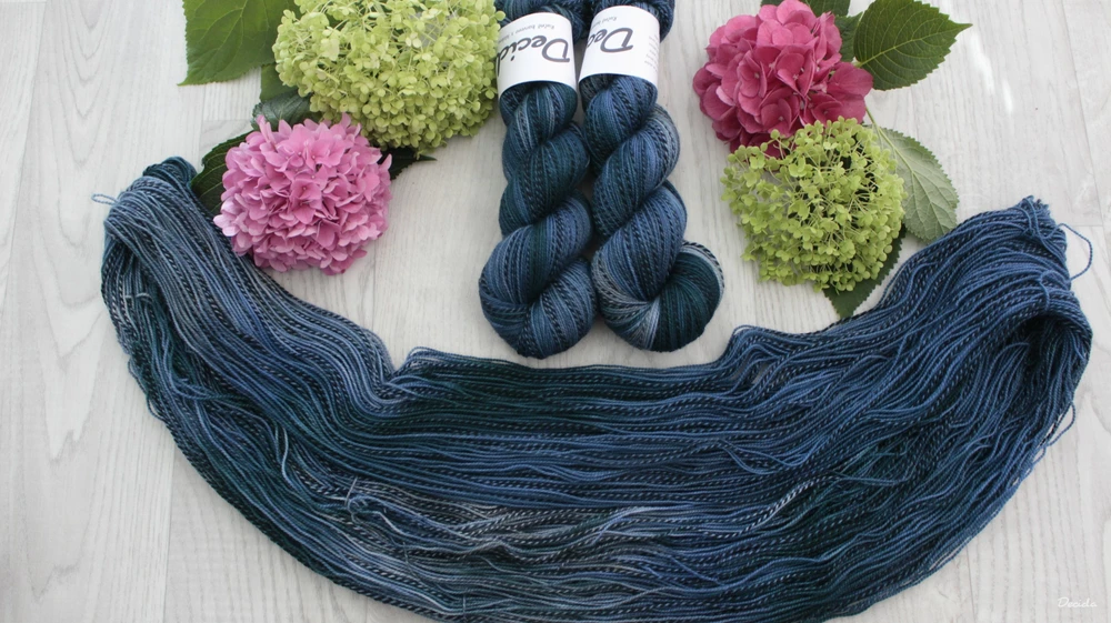 "Fluyendo" - ZEBRA Merino sw/nylon 365m/100g