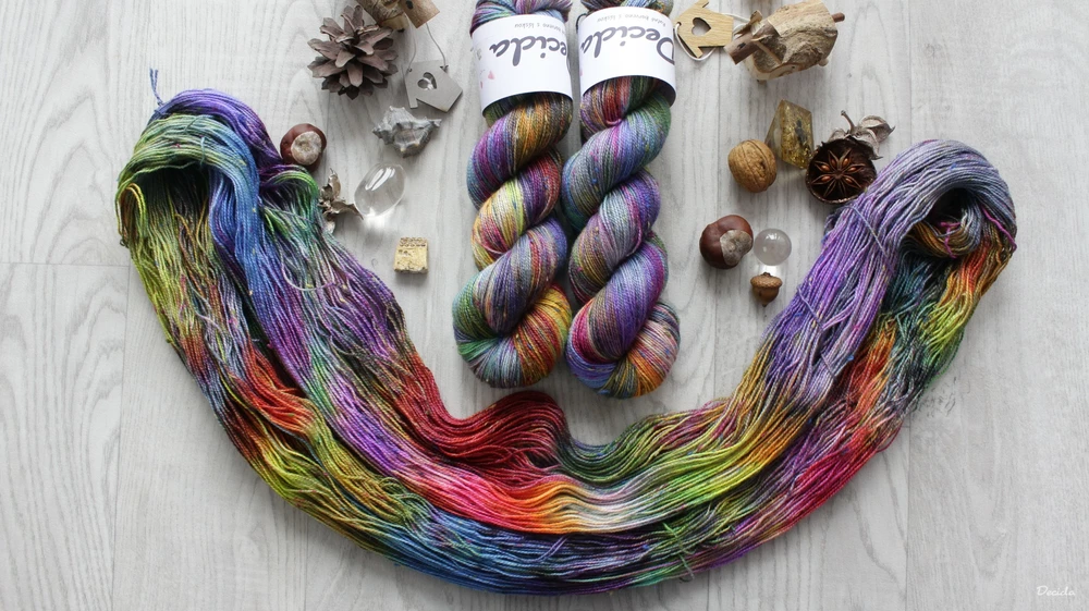 "Tangerine party" -  85% merino sw a 15% donegal nopky barevné