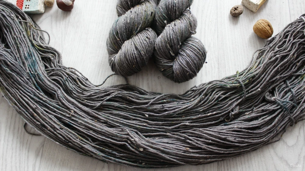 "Float" Donegal DK - 85% merino a 15% donegal nopky 212m