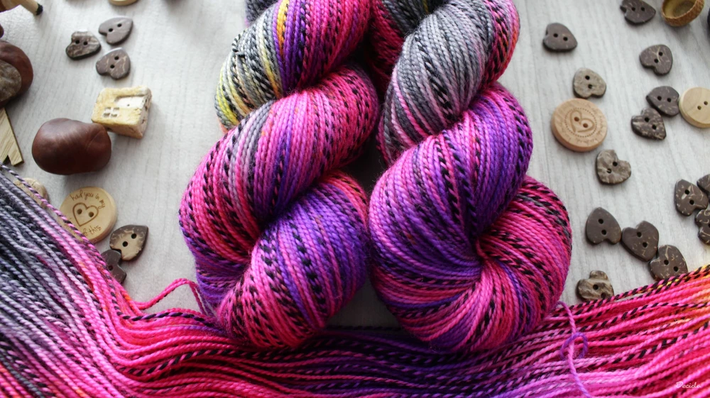 "Extravagance 2" - ZEBRA Merino sw/nylon 400m/100g