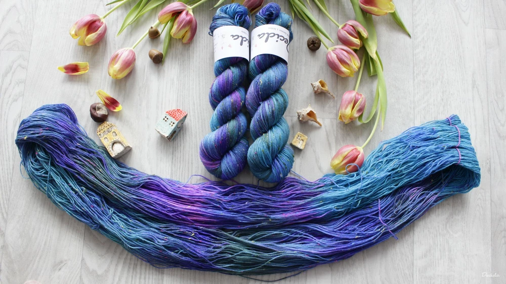 "Syamo" -  85% merino sw a 15% donegal nopky barevné