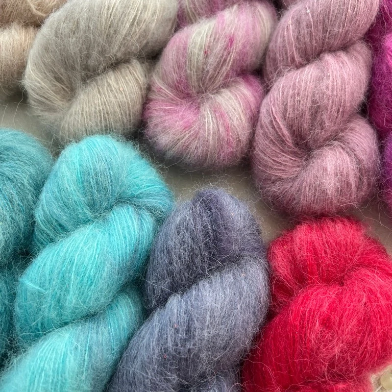 "Crystal Tide"- 64% baby alpaka 3% merino 10% flitry 23% hedvábí 400m/50g