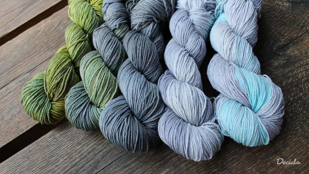 "Hrstka oliv"  Merino/hedvábí 4mm 