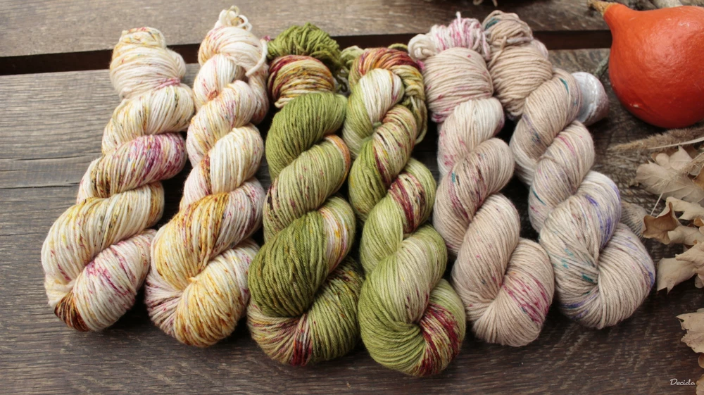 "Speckled green" - Merino sw/polyamid 270m/100g
