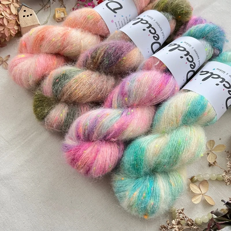 "Lunar" -  42%  merino sw 32% alpaka 18% donegal nopky 8% len 400m