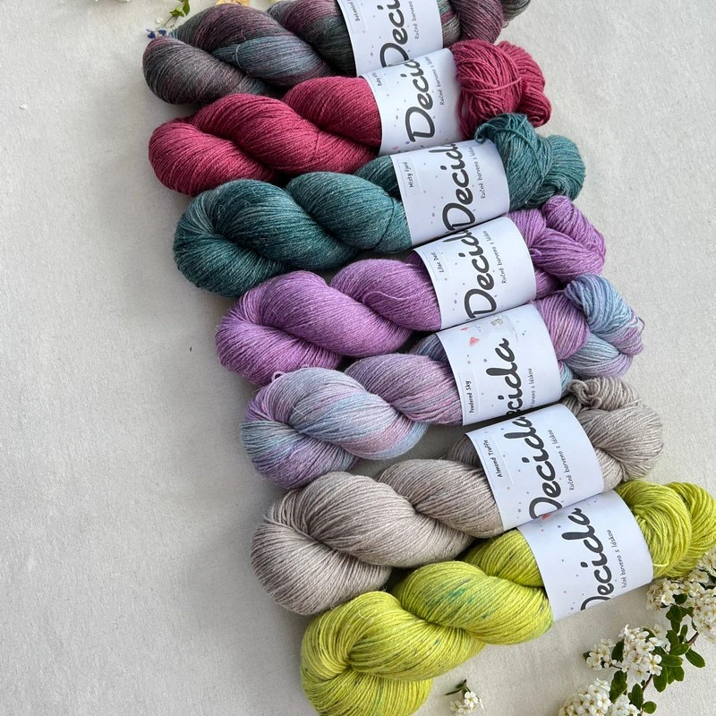 "Powdered Sky" 60% merino 20% hedvábí 20% konopí 400m 