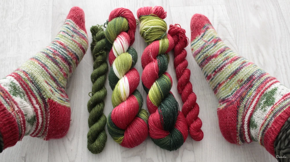 "Vánoční girlanda" - 100g Merino sw/Nylon/Zlatá nitka 400m