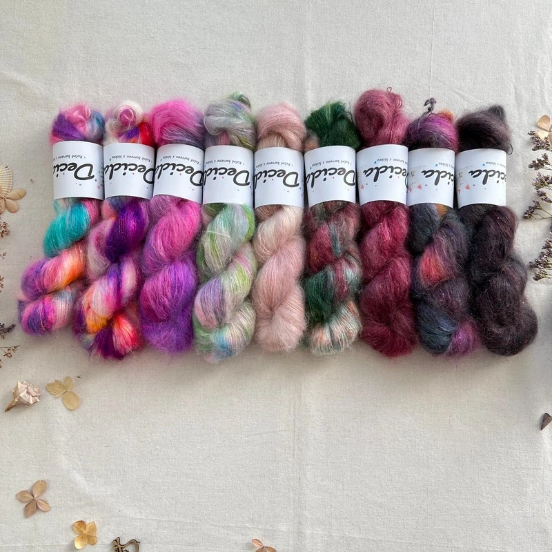 "Susurro Verde"- 64% superkid mohér 3% merino 10% flitry 23% hedvábí 400m/50g