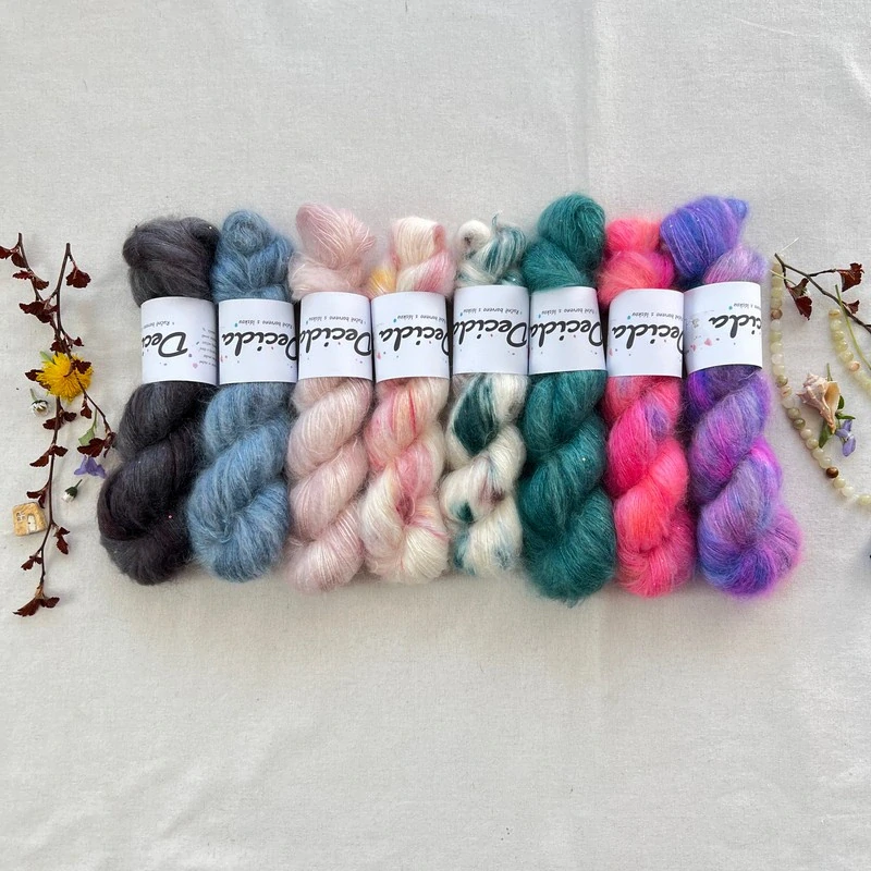 "Cherry pop 7" 64% superkid mohér 3% merino 10% flitry 23% hedvábí 400m/50g