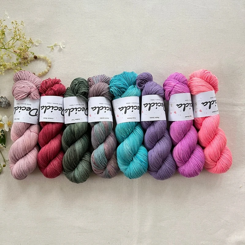 "Hidden Trail" 75% merino 25% hedvábí 400m