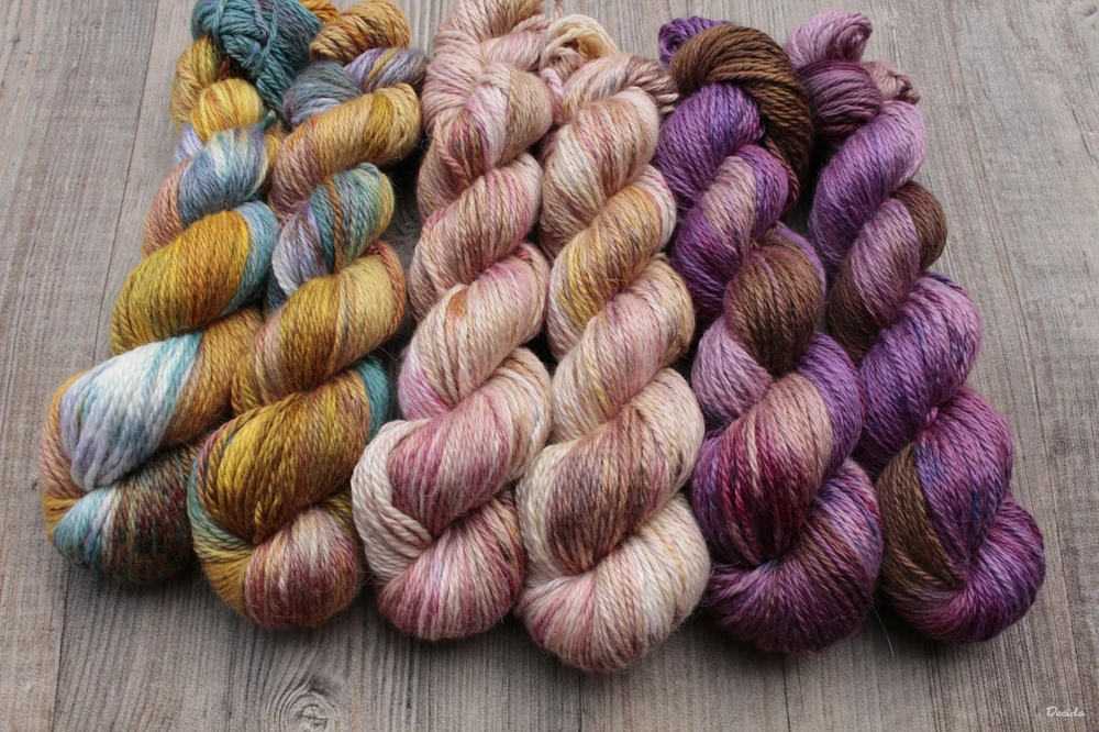 "Dried flowers" 70%alpaka/10%kašmír/20%hedvábí 166m