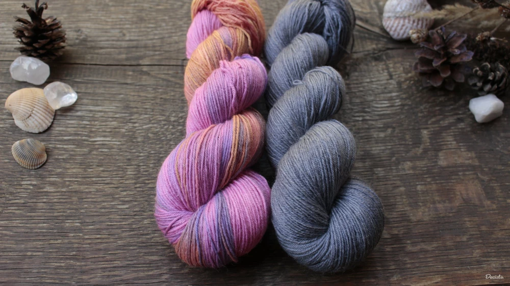 "Grey" - 60%merino 20%hedvábí 20%ramie 425m/100g